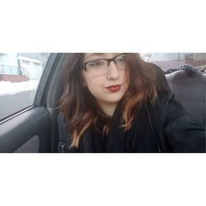 Meet your Posher, Vicky